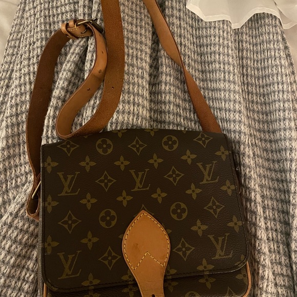 Louis Vuitton - Picture 13 of 15